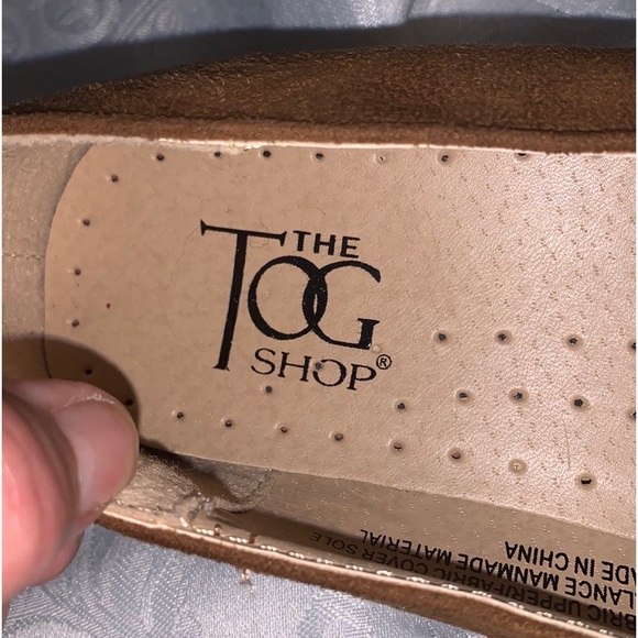 The Tog Shop Cat Loafers in Tan and Silver, size 7 M - Picture 9 of 12